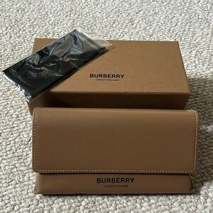 Brand New Burberry Leather Case Glasses Sunglasses Case (Empty) and Cloth